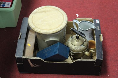 Lot 119 - A box of miscellaneous items, to include bread...