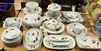 Lot 98 - A collection of Royal Worcester oven to...