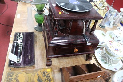 Lot 104 - A reproduction Victorla Victor Talking Machine...