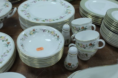 Lot 109 - A Wedgwood 6 place setting dinner and tea...