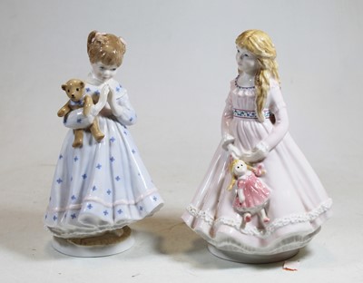 Lot 162 - A Royal Worcester figurine 'I dream' by Sheila...