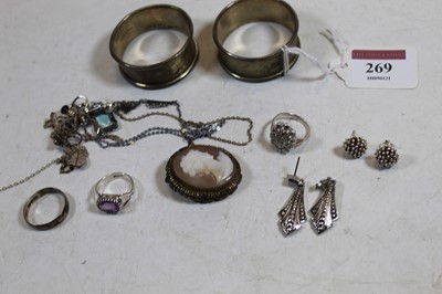 Lot 269 - A small collection of miscellaneous items, to...