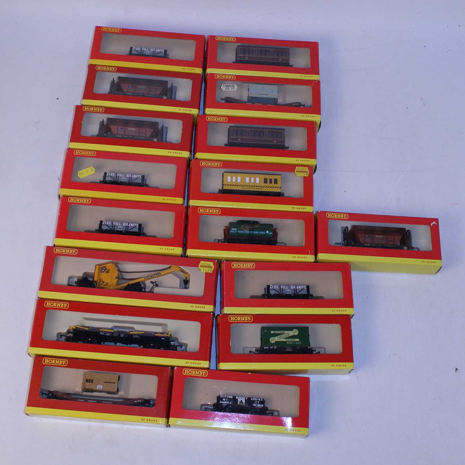 Lot 678 - Seventeen boxed later issue Hornby wagons some...