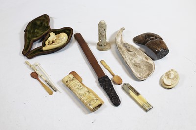 Lot 367 - A collection of miscellaneous items, to...