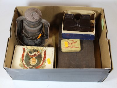 Lot 429 - A collection of miscellaneous items, to...