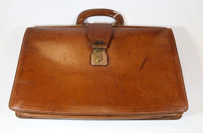 Lot 430 - A brown leather satchel