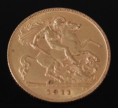 Lot 2050 - Great Britain, 1911 gold half sovereign,...