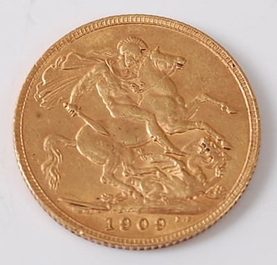 Lot 2010 - Great Britain, 1909 gold full sovereign,...