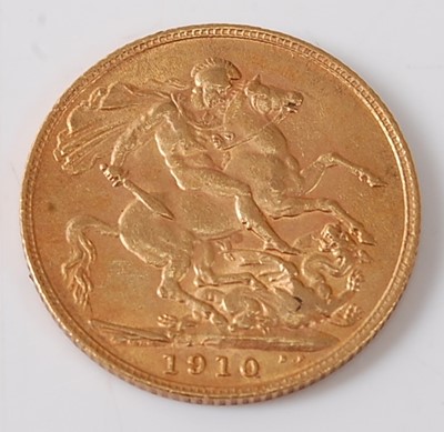 Lot 2011 - Great Britain, 1910 gold full sovereign,...