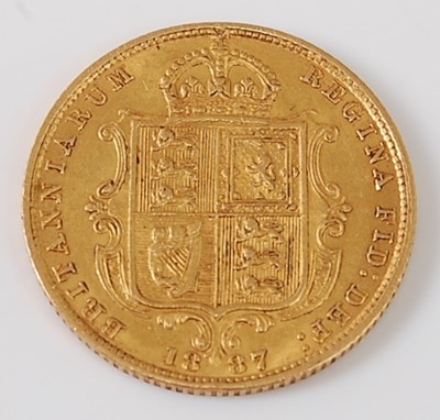 Lot 2022 - Great Britain, 1887 gold half sovereign,...