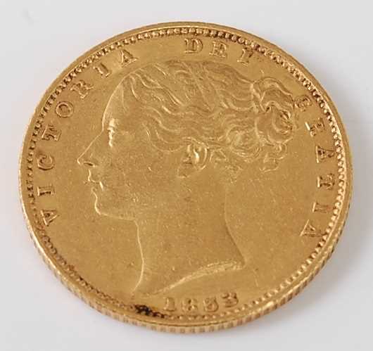 Lot 2025 - Great Britain, 1853 gold full sovereign,...