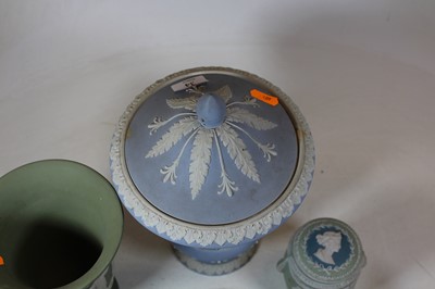 Lot 34 - A collection of Wedgwood blue and green jasper...