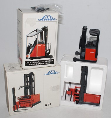 Lot 1901 - NZG 1/50th scale Linde fork trucks x2 ,K13 and...