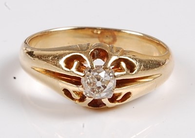 Lot 2560 - A yellow metal diamond single stone ring,...