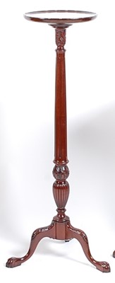 Lot 1414 - A mahogany pedestal jardinière stand, having...