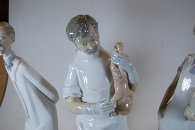 Lot 125 - A large Lladro Spanish porcelain model of an...
