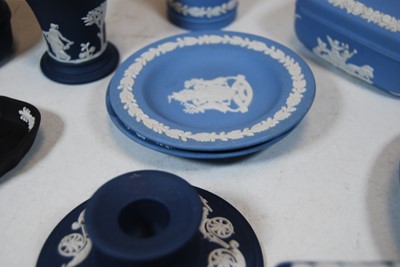 Lot 176 - A collection of assorted Wedgwood blue jasper...