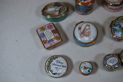 Lot 188 - A collection of boxed Halcyon Days enamelled...