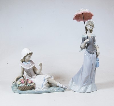 Lot 196 - A Lladro Spanish porcelain figure of a girl...