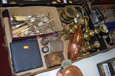 Lot 231 - Assorted metalware, to include cased and loose...