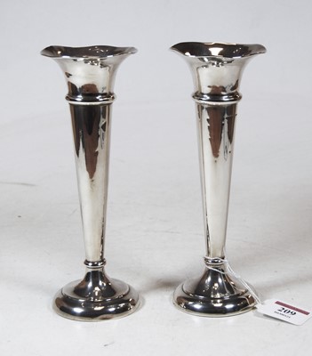 Lot 209 - A pair of sterling silver trumpet shaped spill...