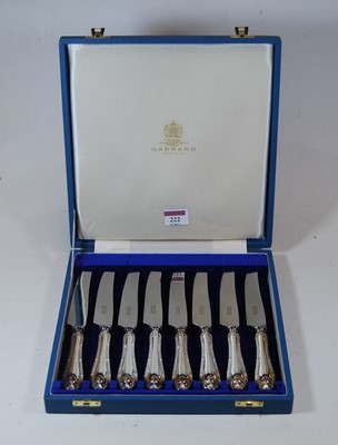 Lot 222 - A set of eight cheese knives, each having a...