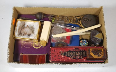 Lot 261 - A collection of miscellaneous items, to...