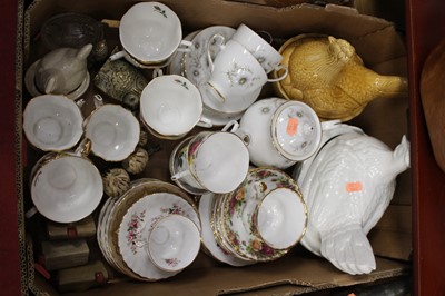 Lot 58 - A box of miscellaneous china, to include Royal...