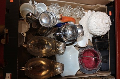 Lot 61 - A box of miscellaneous items, to include a...