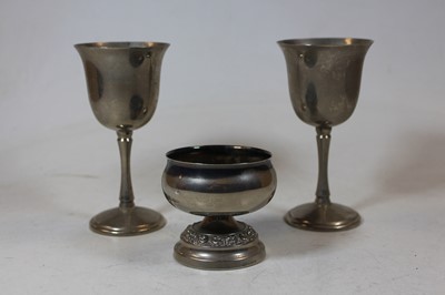 Lot 75 - A collection of miscellaneous metalware to...