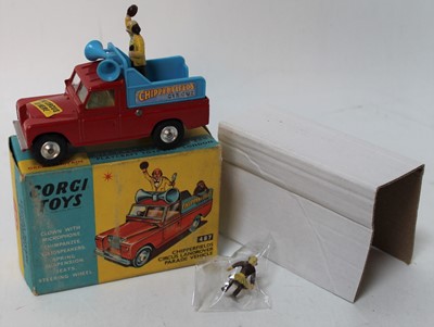 Lot 1220 - Corgi Toys 487 Chipperfields Land-rover, model...