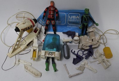 Lot 2509 - Matt Mason group of loose items and figures...