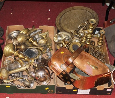 Lot 141 - Two boxes of miscellaneous metalware, to...
