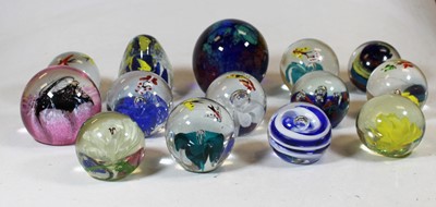 Lot 167 - A collection of modern glass paperweights