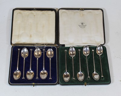 Lot 195 - A cased set of six early 20th century silver...