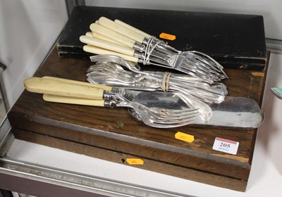 Lot 205 - A collection of miscellaneous cutlery to...