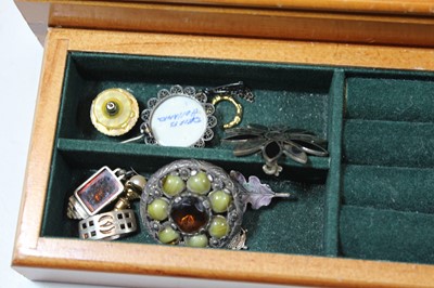 Lot 337 - A burr wood jewellery box and contents to...