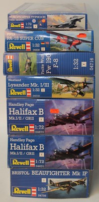 Lot 1021 - A group of 7 Revell aircraft kits to include a...