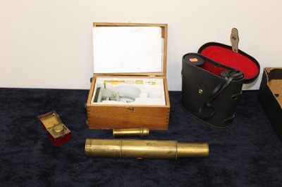 Lot 360 - A collection of miscellaneous items, to...