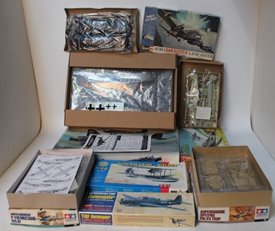 Lot 1027 - A group of 13 mixed manufactured kits,...