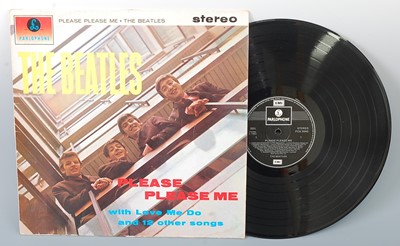 Lot 620 - The Beatles - Please Please Me, UK 5th press,...