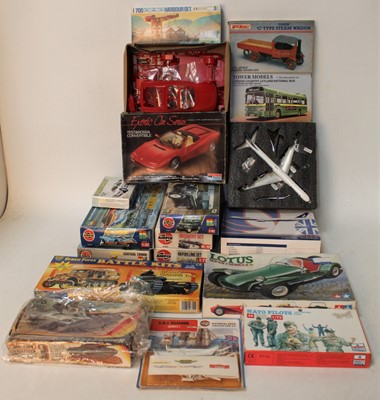 Lot 1034 - Mixed group of mainly transport kits to...