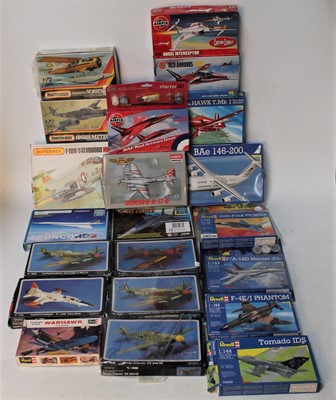 Lot 1035 - Large group of mixed aircraft kits to include...