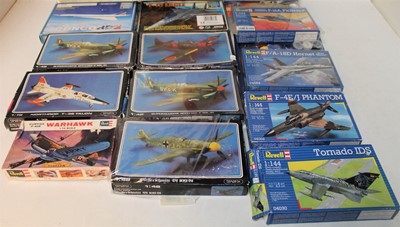 Lot 1035 - Large group of mixed aircraft kits to include...