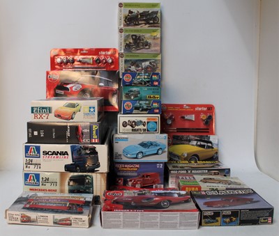 Lot 1042 - A large quantity of approx 20 car and truck...