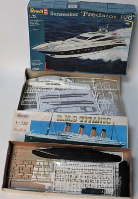 Lot 1043 - Two boxes of ship kits plus 2x Airfix...