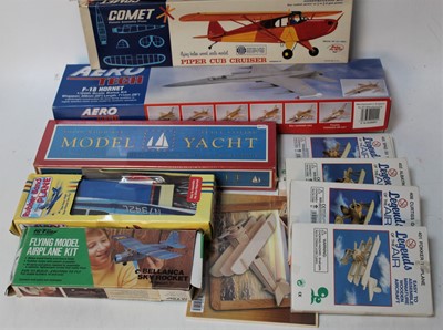 Lot 1048 - Mixed group of 13 mainly wooden aircraft...
