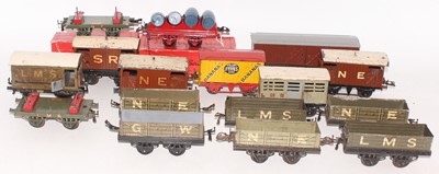 Lot 208 - Large tray containing 15 Hornby mainly pre-war...