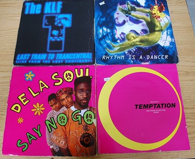 Lot 667 - A collection of assorted 12" vinyl singles and...