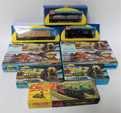 Lot 410 - American style goods wagons by Athearn: 2x57...